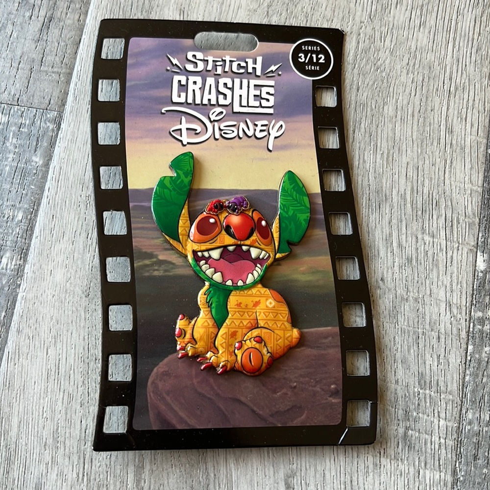 Stitch Crashes Disney Pin - Lady and the Tramp Movie (LIMITED EDITION)